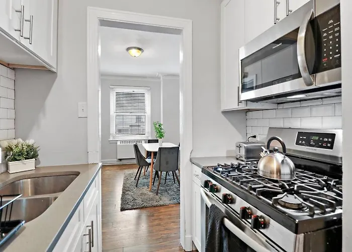 Cozy & Radiant 2br - Bstone 605